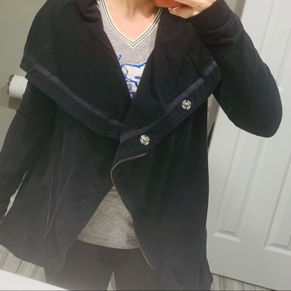 Lululemon wrap jacket - Picture 2 of 2
